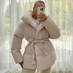 EleganceShield™ Parka mit hohem Kragen